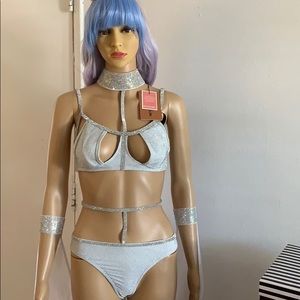 NWT 3 PIECE BATHING SUIT & LUXE SHAWL